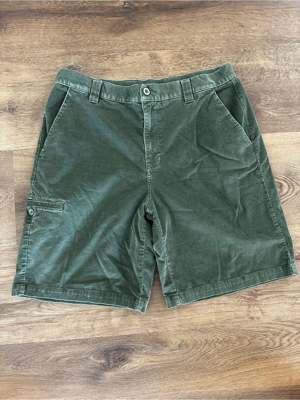 SIDEOUT Men's Camo Green Corduroy Cargo Shorts Size 36